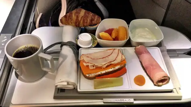 'Video thumbnail for Air France 787-9 Dreamliner, Business Class, CDG-LHR'