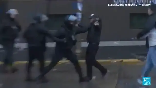 Video thumbnail for Argentina: Thousands protest private property legislation