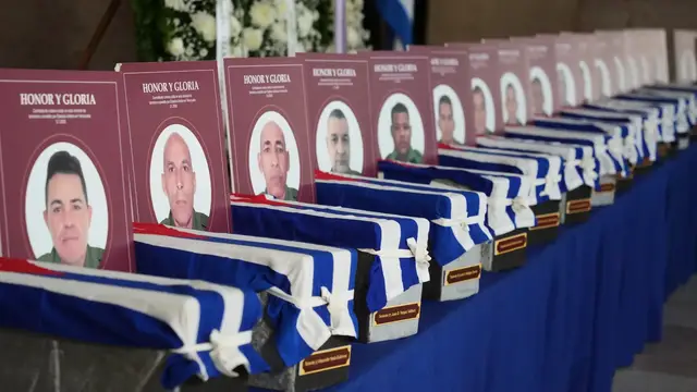 Video thumbnail for Cuba honours killed security officers: Remains of those killed in Venezuela return home