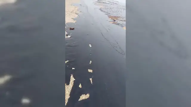 Video thumbnail for Iran: Oil Washes Ashore on Iranian Islands.