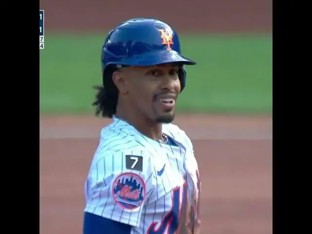 'Video thumbnail for Francisco Lindor Steals 30th Base of Season!'