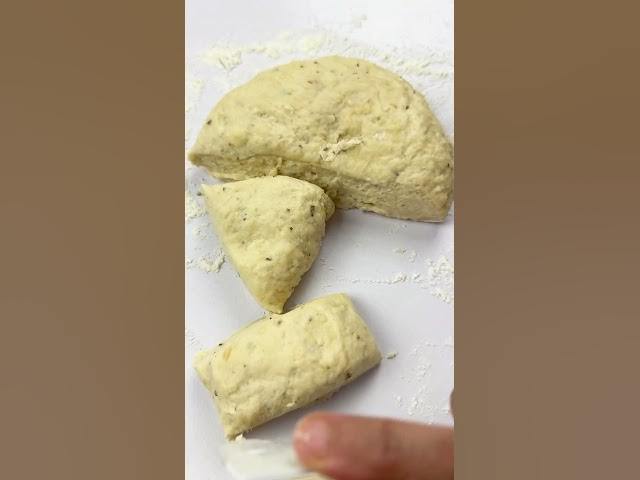 Video thumbnail for Protein-Packed Cottage Cheese Flatbread | Easy Skillet Flatbread
