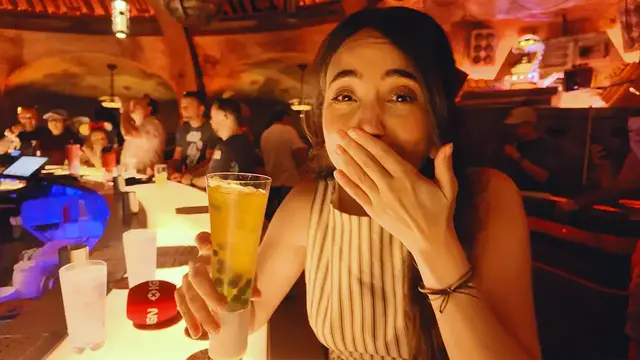 'Video thumbnail for New Items and Old Favorites at Oga’s Cantina: Star Wars: Galaxy’s Edge'