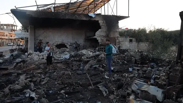 Video thumbnail for Syria: Binnish Ammunition Blast Kills Five 15.