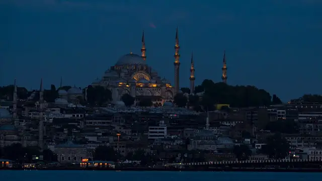 Video thumbnail for Türkiye: Partial lunar eclipse observed over Türkiye's Istanbul.
