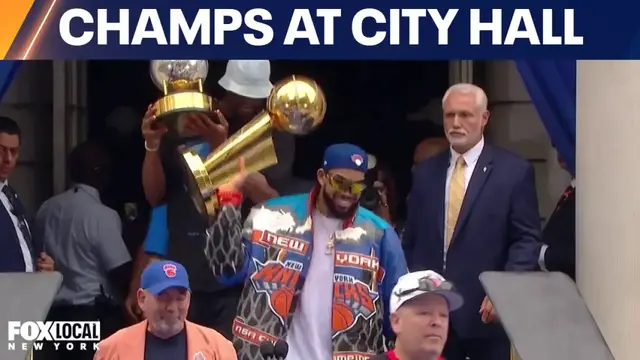 Video thumbnail for WATCH: Mike Breen introduces Champion Knicks