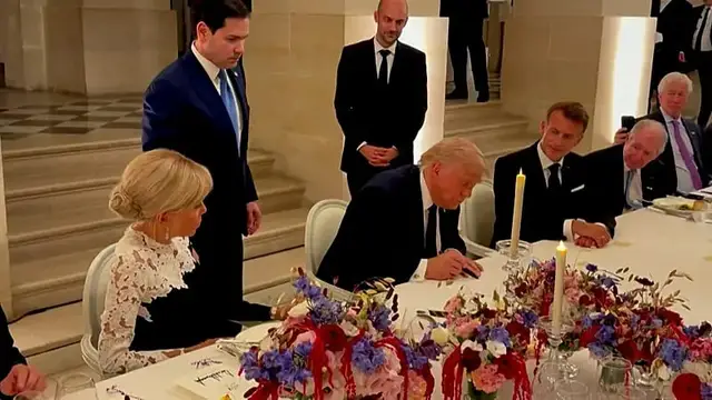 Video thumbnail for Watch: Moment Trump signs US-Iran agreement at Versailles