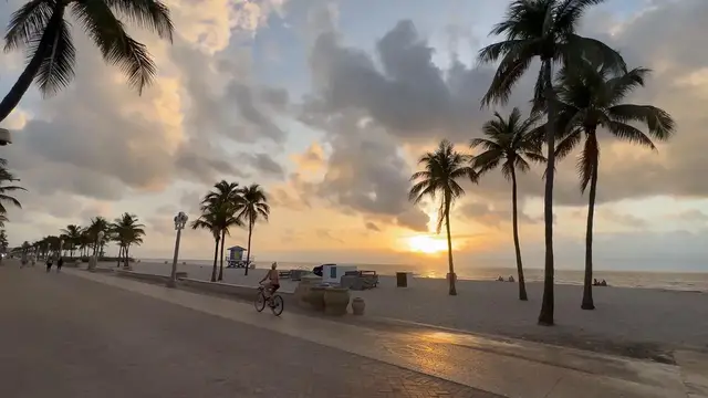 Video thumbnail for US: Friday morning sunrise at Hollywood Beach.