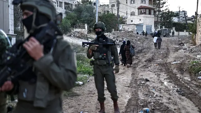 Video thumbnail for Occupied West Bank raids: Two Palestinians killed in Jenin by Israeli military