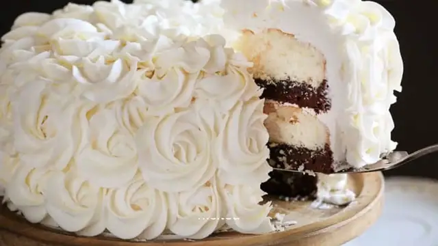 Video thumbnail for White Layer Cake with Fudgy Brownie Recipe