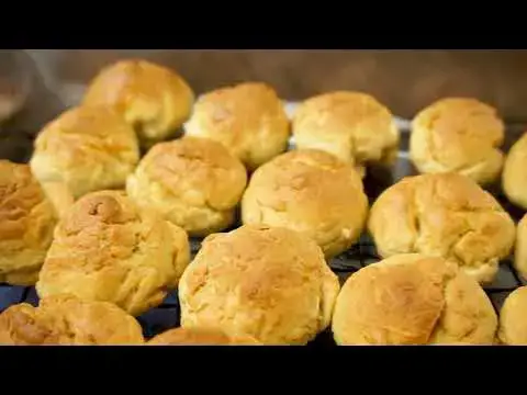 Video thumbnail for Best Honey Pan Rolls | Easier Eats