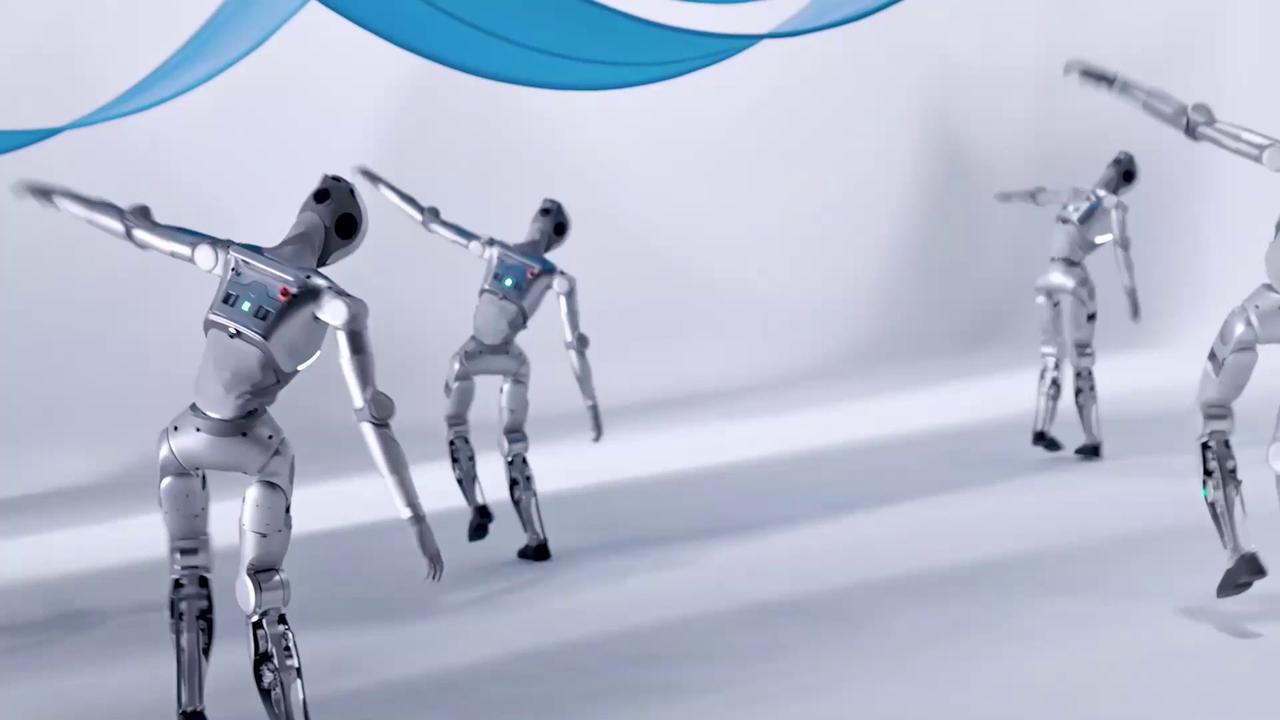 Video thumbnail for China: Humanoid robots showcase dance moves in Shenzhen.