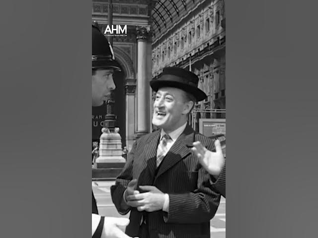 Video thumbnail for "Per andare dove dobbiamo andare, per dove dobbiamo andare?" | Totò, Peppino e la... malafemmina
