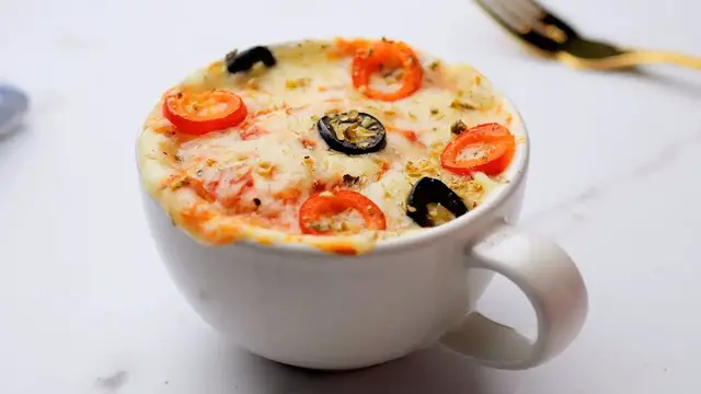 'Video thumbnail for 1 Minute Mug Pizza In Microwave'