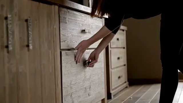 Video thumbnail for 10 Essential Home Organization Tips