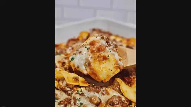 Video thumbnail for Easy Baked Cheesy Ravioli