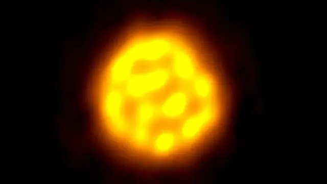 Video thumbnail for Astronomers capture distant red giant with boiling, bubbly surface