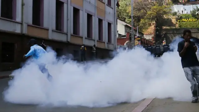 'Video thumbnail for Madagascar unrest deepens: Army joins youth-led protests'