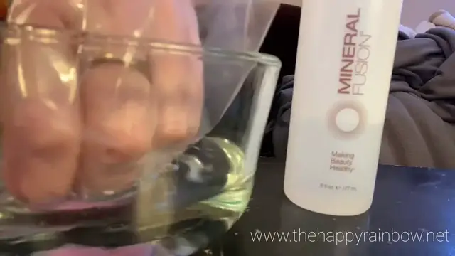 Video thumbnail for How to Remove Color Street Quickly: The Bag Method