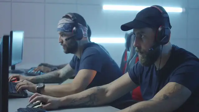 Video thumbnail for Multiplayer Games with Crafting Systems