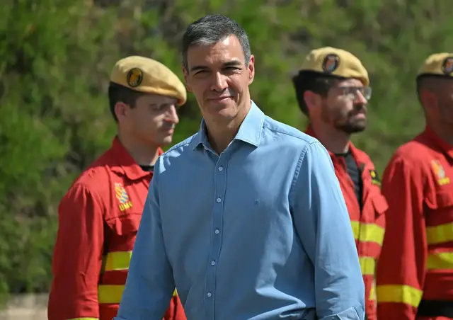 Video thumbnail for Spanish PM visits site of deadly wildfire