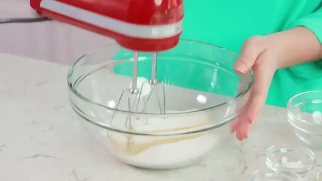 Video thumbnail for How to Make Funfetti Birthday Cupcakes   The Stay At Home Chef(720P HD)