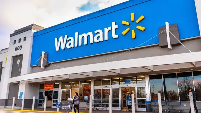 Video thumbnail for Walmart Turns Shopping Into A World Cup Attraction