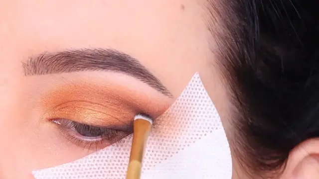 Video thumbnail for 5 MINUTE Soft Glam Copper Eye Makeup Look
