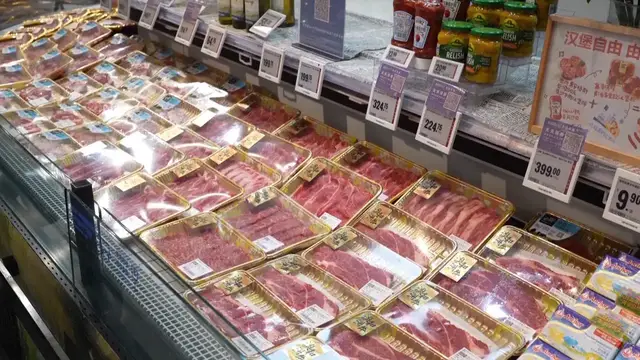 Video thumbnail for China: Global supply chain meets China's growing appetite for imported beef.