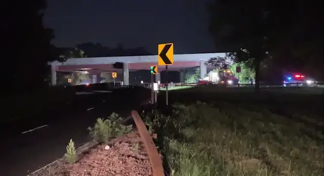 Video thumbnail for Construction worker dies after fall from Taconic overpass onto Saw Mill River Parkway in Hawthorne