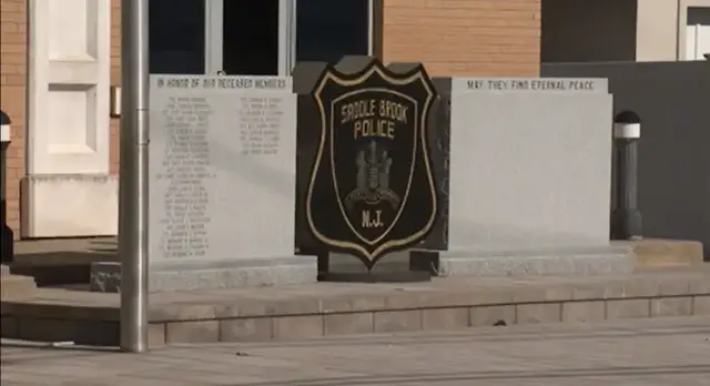 Video thumbnail for Off-duty Saddle Brook police officer tries to stop thieves from stealing his father's car