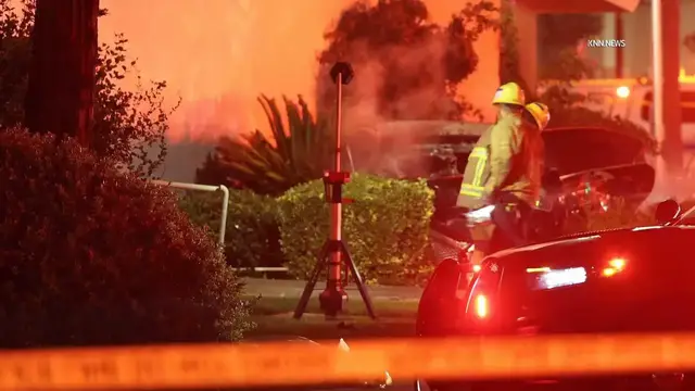 Video thumbnail for US, Bakersfield: Bakersfield Pursuit Ends in Fatal Crash Near Good Samaritan Hospital.