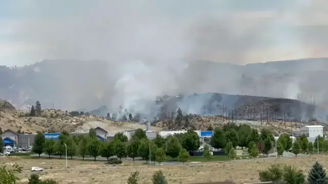 Video thumbnail for US: Transfer Fire Near Lake Chelan Prompts Evacuation Orders.