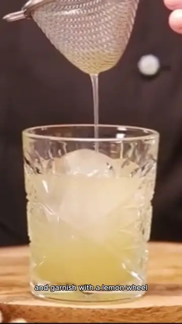 Video thumbnail for Japanese slipper cocktail recipe