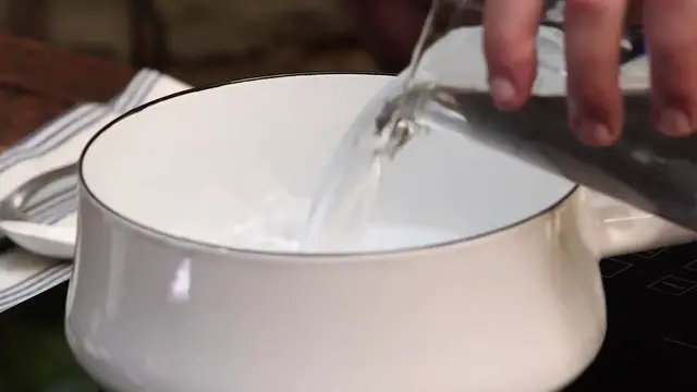 Video thumbnail for Here Are The 5 BBQ Sauces Every Southerner Should Know   Southern Living(720P HD)