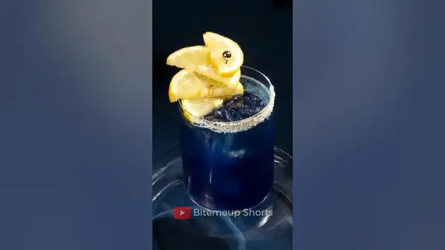 Video thumbnail for 10 Best Thanksgiving Cocktails To Serve at Your Holiday Gathering #shorts #thanksgiving