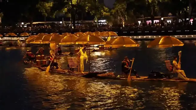 Video thumbnail for China: Golden Dragon boat parade dazzles Suzhou to mark Duanwu Festival.