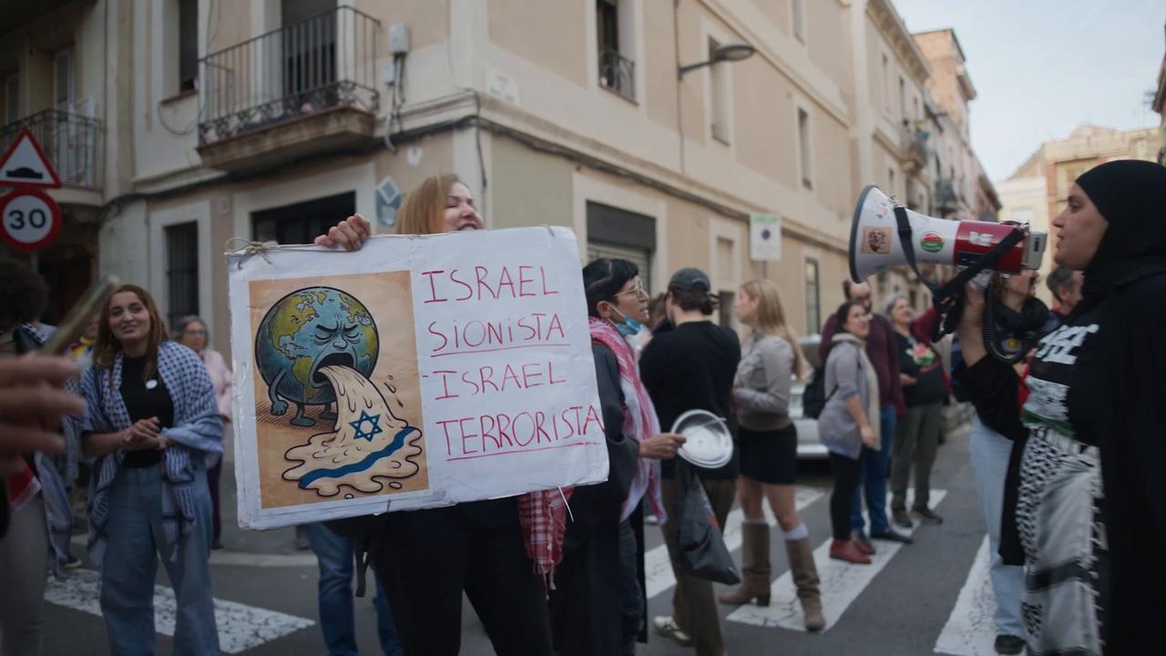 Video thumbnail for Spain: Protest calls for release of Gaza flotilla activists in Barcelona.