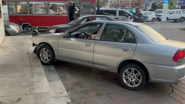 Video thumbnail for Driver Hits Concrete Steps After Parking Fail in China
