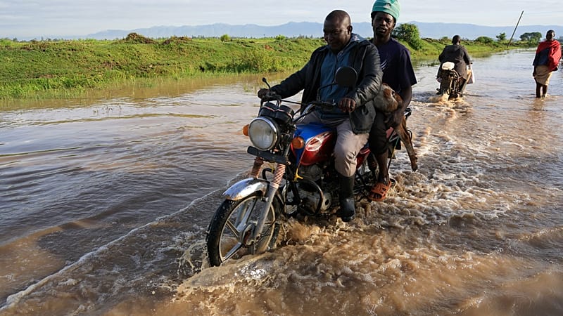 Video thumbnail for Kenya floods leave roads impassable in Syokimau