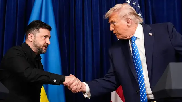 Video thumbnail for Trump, Zelenskyy hail progress towards Russia-Ukraine peace deal