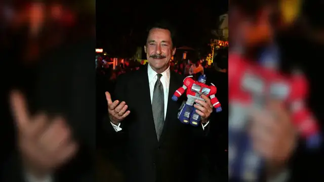 Video thumbnail for UNCAPTIONED: Peter Cullen dies aged 85.