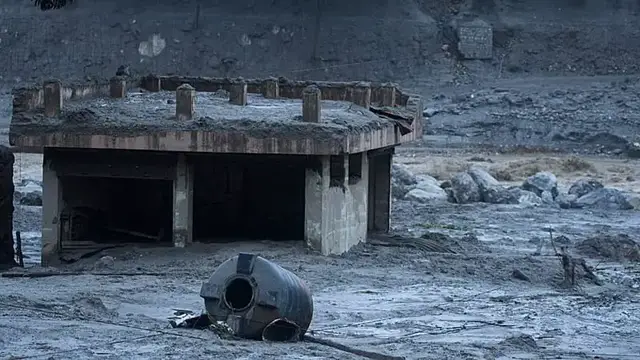 Video thumbnail for Nepal flash flood: dramatic footage shows Rasuwa valley engulfed