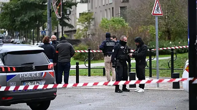 Video thumbnail for One person killed in deadly shooting in Paris suburbs