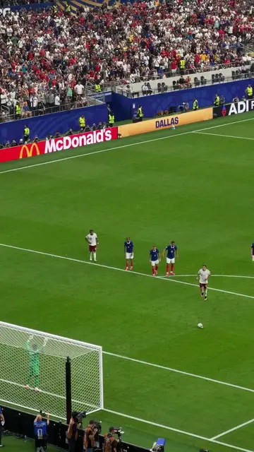 Video thumbnail for Mikel Oyarzabal Penalty Sends Spain Ahead against France