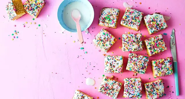 Video thumbnail for School-days sprinkle sponge