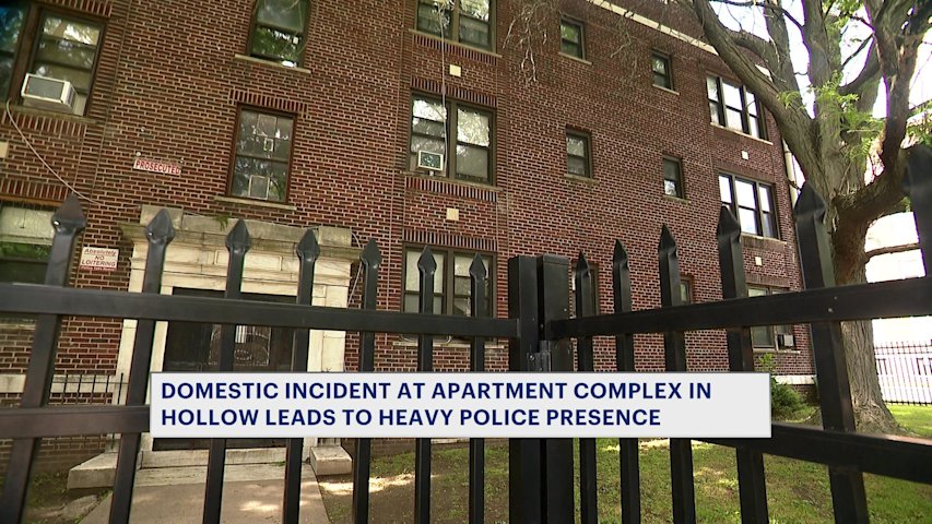Video thumbnail for Domestic incident leads to 'apparent standoff' with police at complex in Hollow