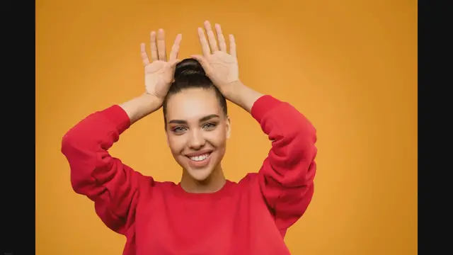 Video thumbnail for Simple Yet Classic: Prom Hair Styles