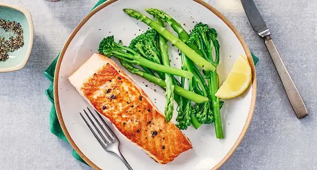 Video thumbnail for Pan-fried salmon