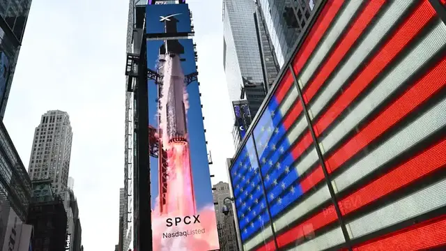 Video thumbnail for After a Historic IPO, Can SpaceX Stock Keep Climbing?